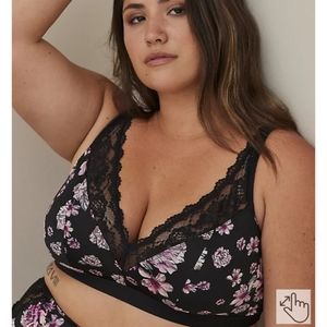 LIGHTLY LINED MICROFIBER PLUNGE BRALETTE